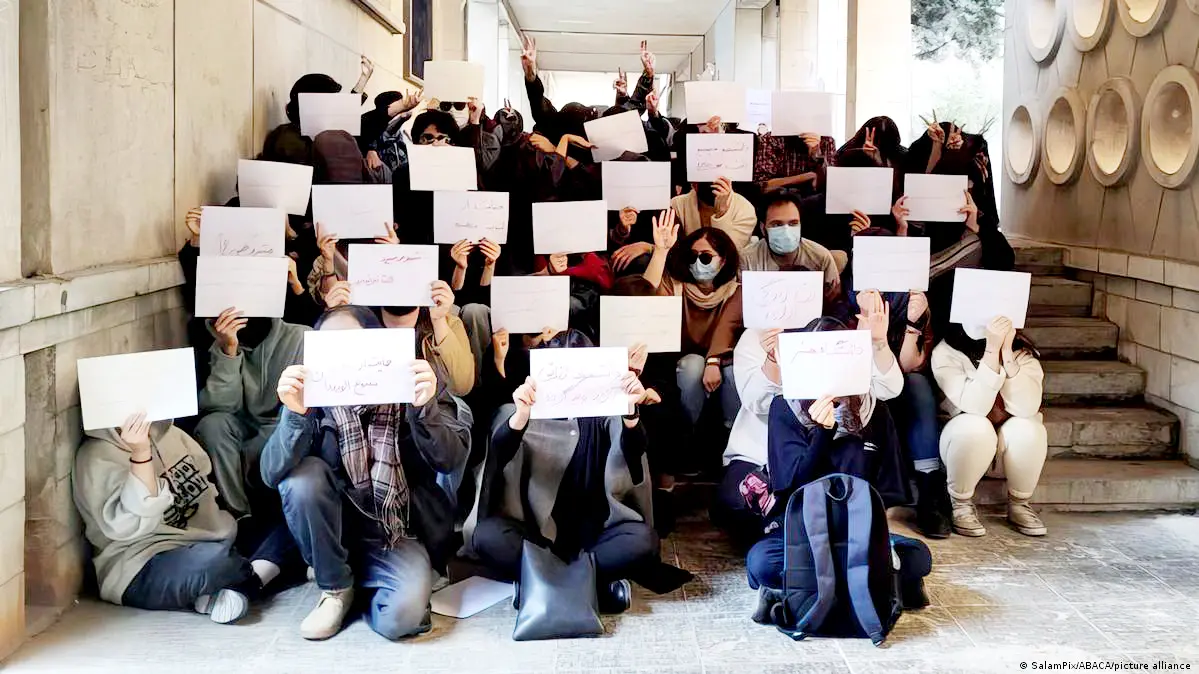قفلشدگی دانشگاه