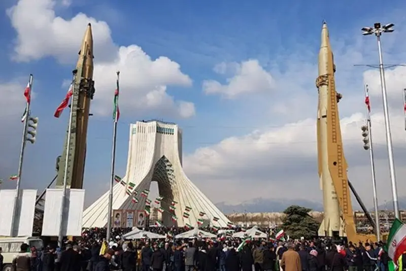 حضور شهروندان چینی در راهپیمایی ۲۲ بهمن تهران! + عکس